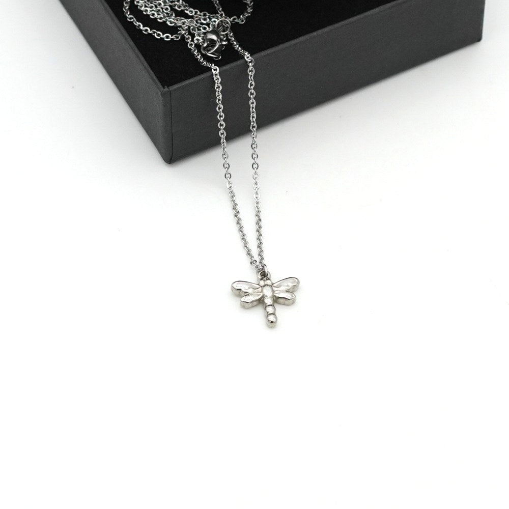 Edelstahl-Halskette mit Libellenanhänger – zart & symbolisch