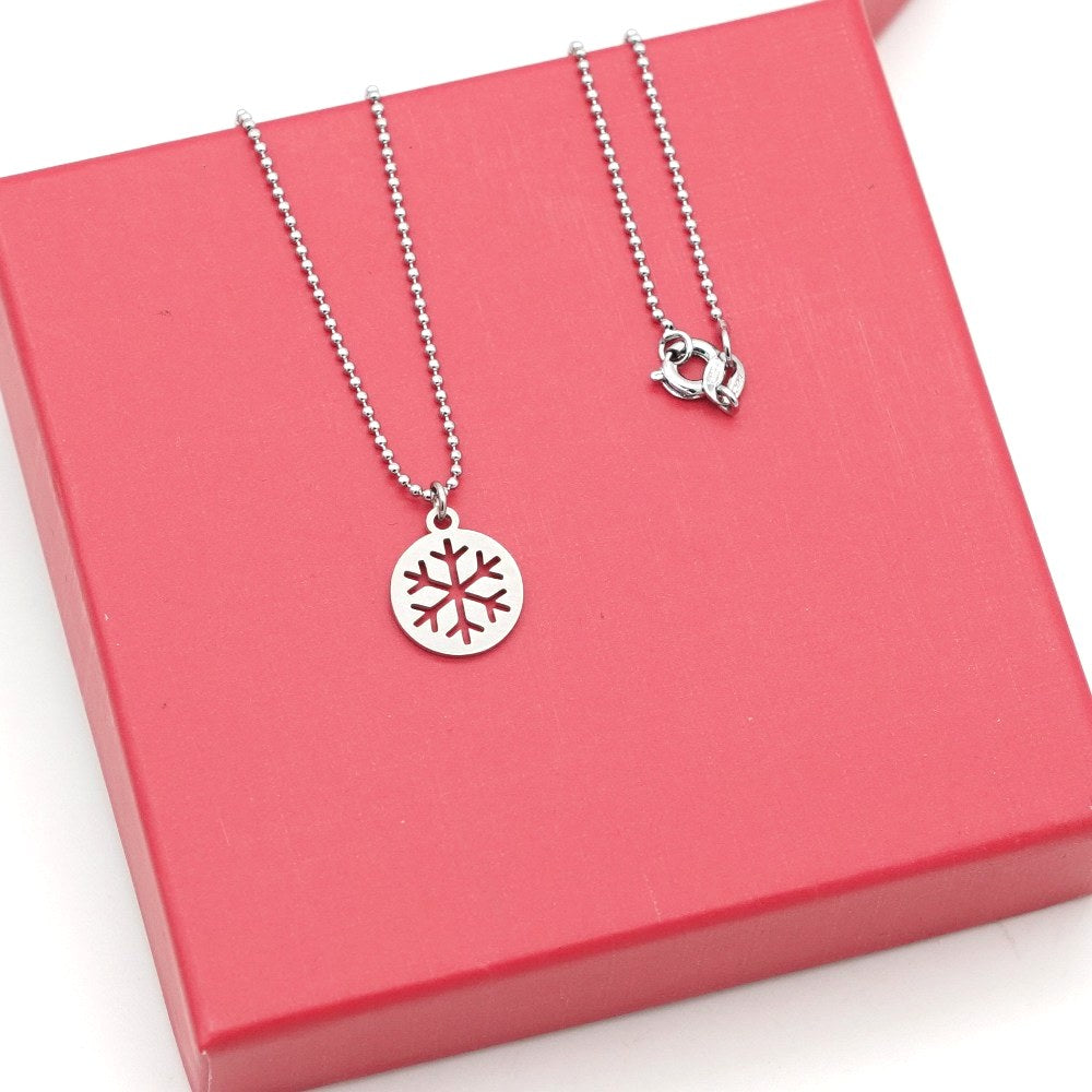 Edelstahl Halskette mit Schneeflocken-Anhänger – filigran & winterlich elegant