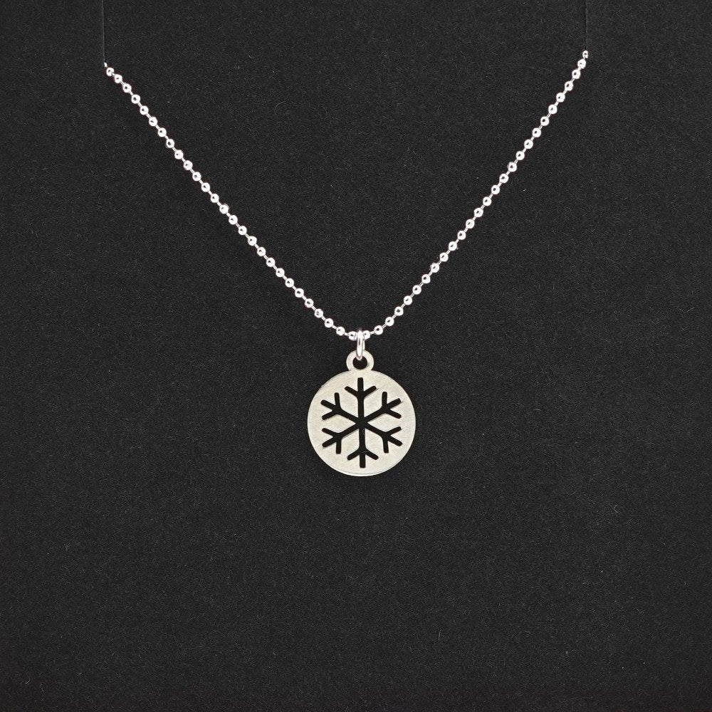 Edelstahl Halskette mit Schneeflocken-Anhänger – filigran & winterlich elegant