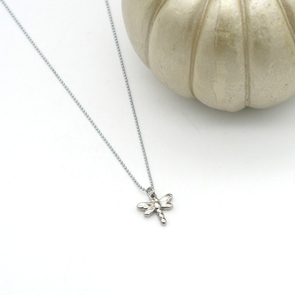 Edelstahl Halskette mit Libellen-Anhänger – Symbol für Leichtigkeit & Wandel