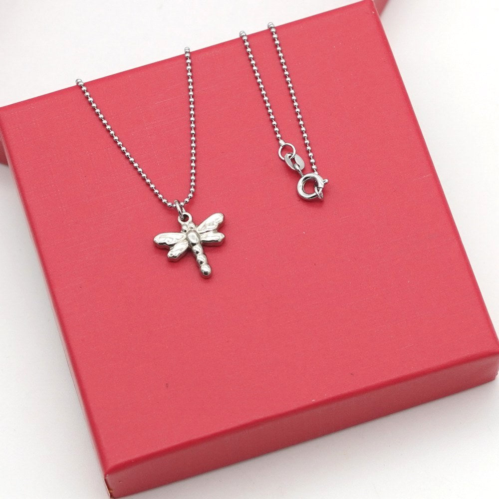Edelstahl Halskette mit Libellen-Anhänger – Symbol für Leichtigkeit & Wandel
