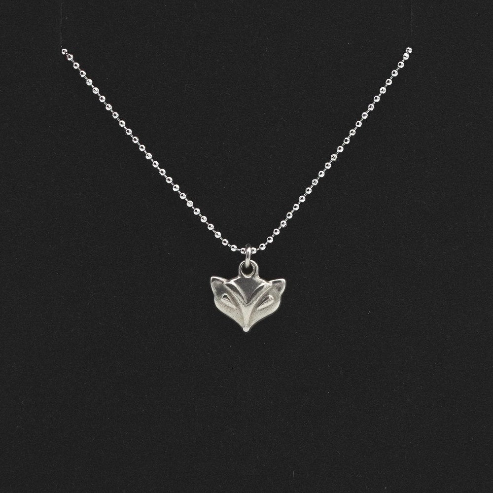 Edelstahl Halskette mit niedlichem Katzengesicht – für echte Katzenliebhaber:innen