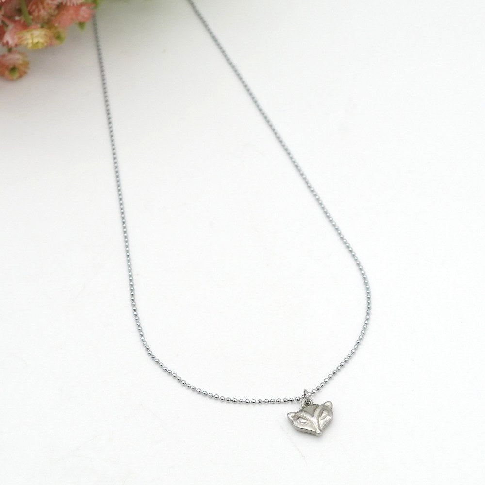 Edelstahl Halskette mit niedlichem Katzengesicht – für echte Katzenliebhaber:innen