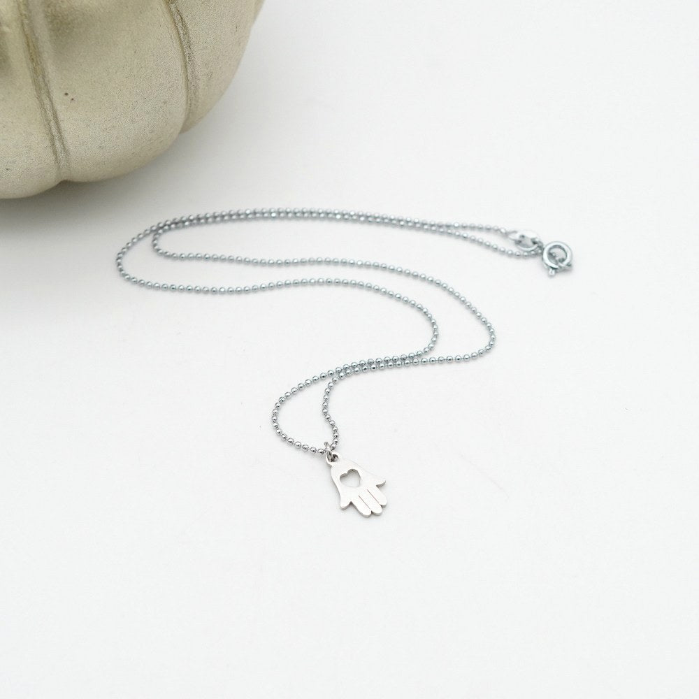 Edelstahl Halskette mit Hand-der-Fatima Anhänger & Herz – Schutz & Liebe vereint