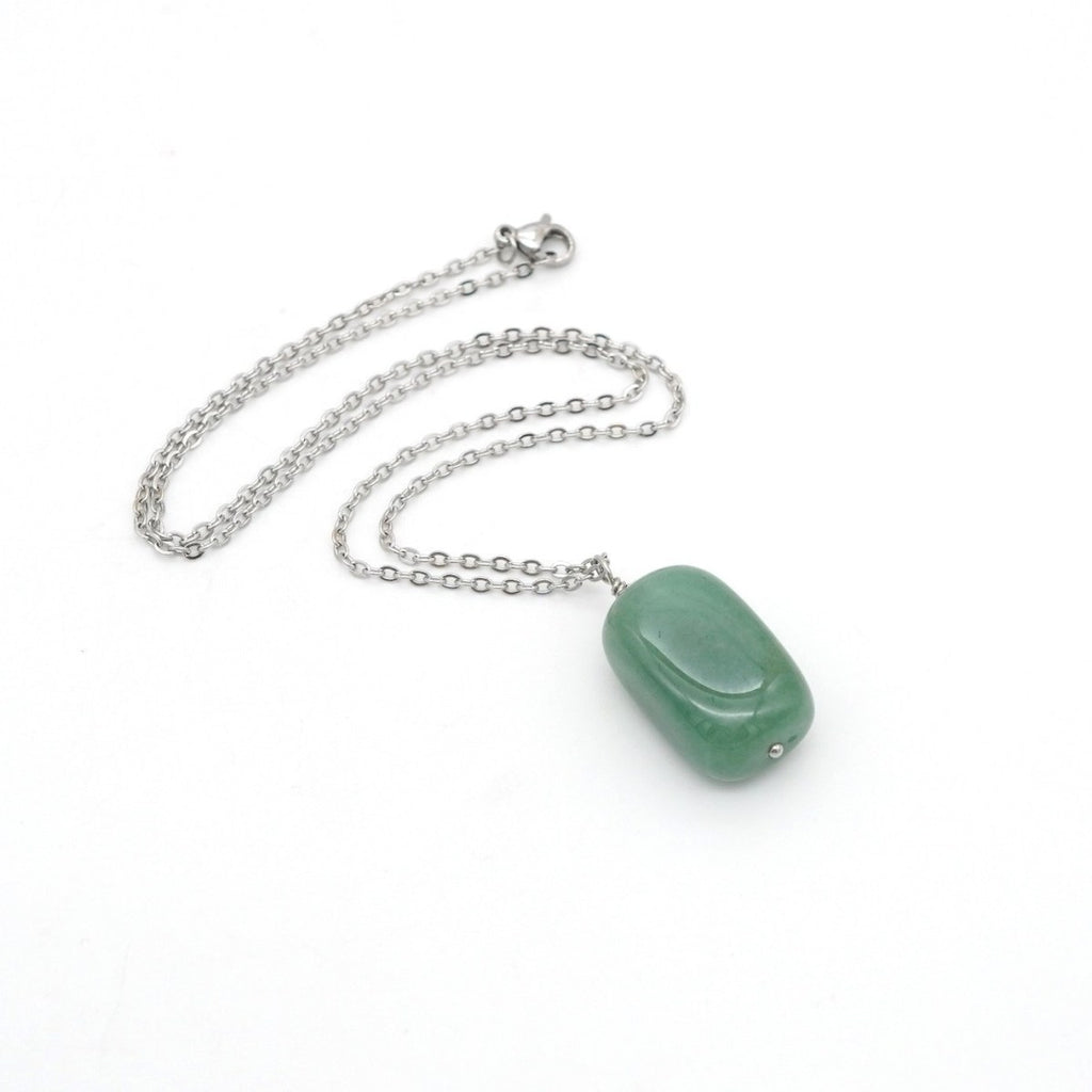 Halskette mit quaderförmigen grünem Aventurin Anhänger und Edelstahlkette