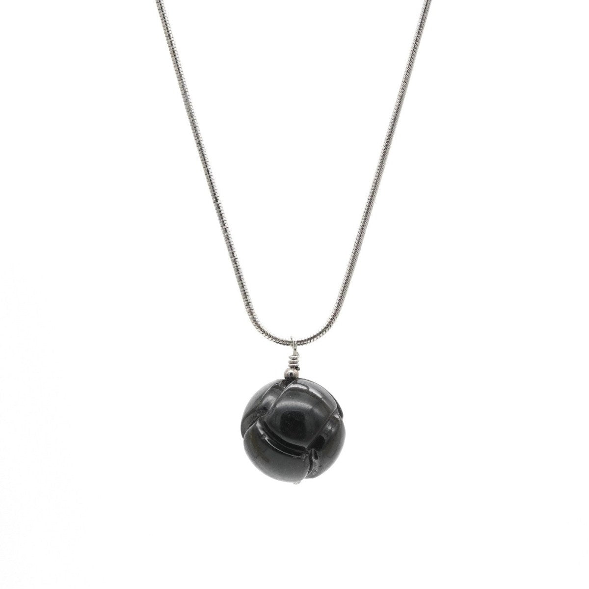 Halskette mit geschnitztem Obsidian Anhänger und Edelstahl Schlangenkette