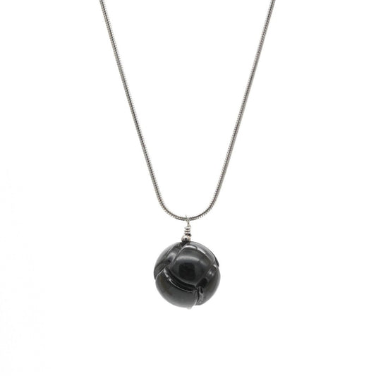 Halskette mit geschnitztem Obsidian Anhänger und Edelstahl Schlangenkette