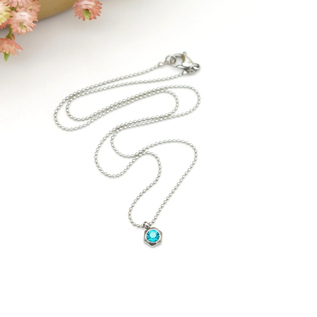 Edelstahl-Halskette mit 6-kantigem Anhänger & türkisfarbenem Kristallstein